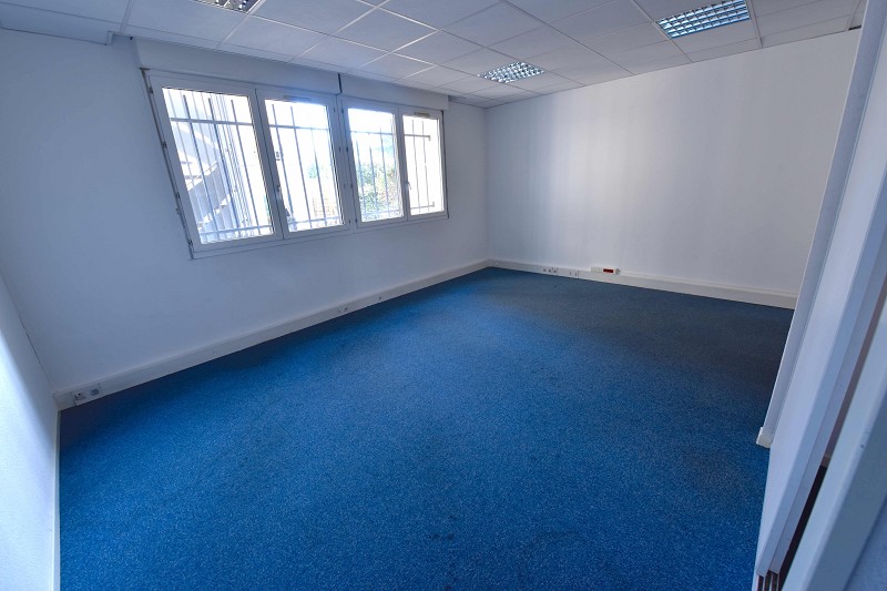Bureaux Vide 1100 m²